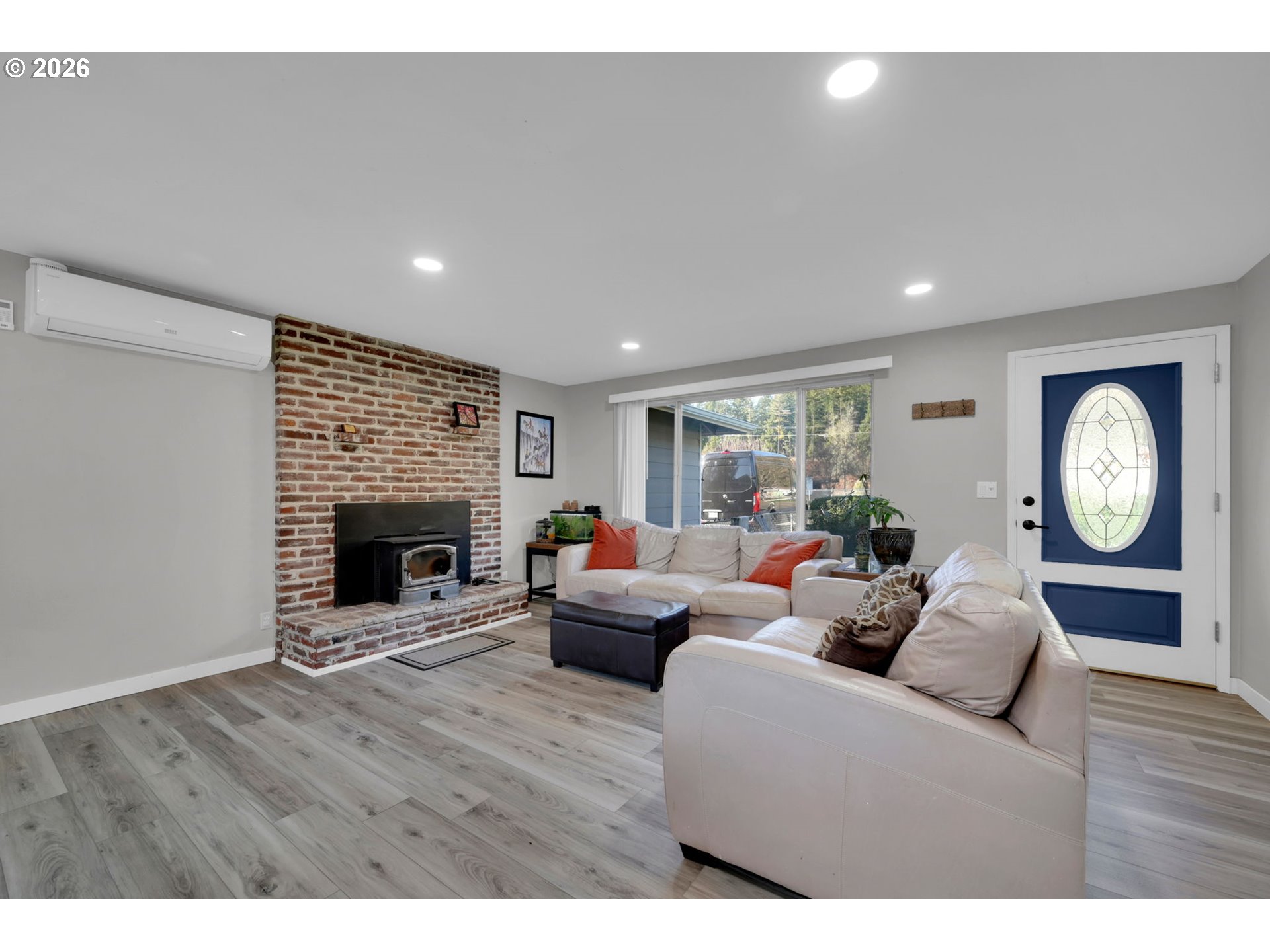 34792 Row River Road Cottage Grove, OR 97424 - Photo 6 of 45