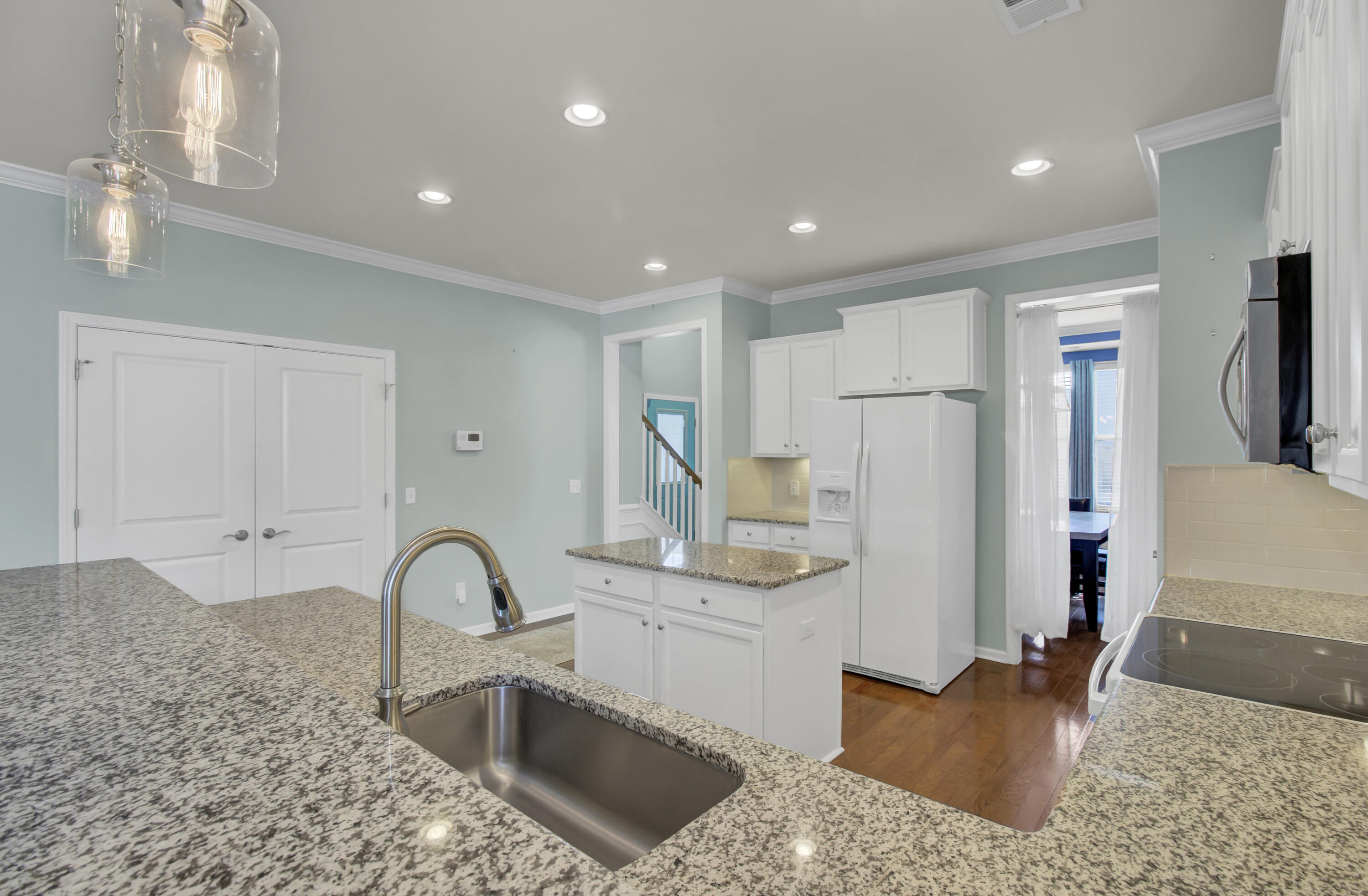 1853 Bermuda Stone Road Charleston, SC 29414 - Photo 8 of 32 Spacious kitchen
