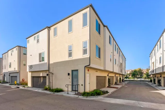 $2,995 | 5480 Seacliff Place, Unit 44, Otay Mesa, CA 92154