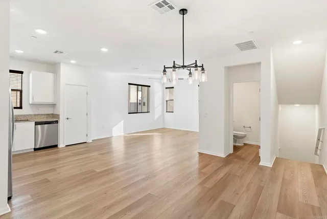 $2,995 | 5480 Seacliff Place, Unit 44, Otay Mesa, CA 92154