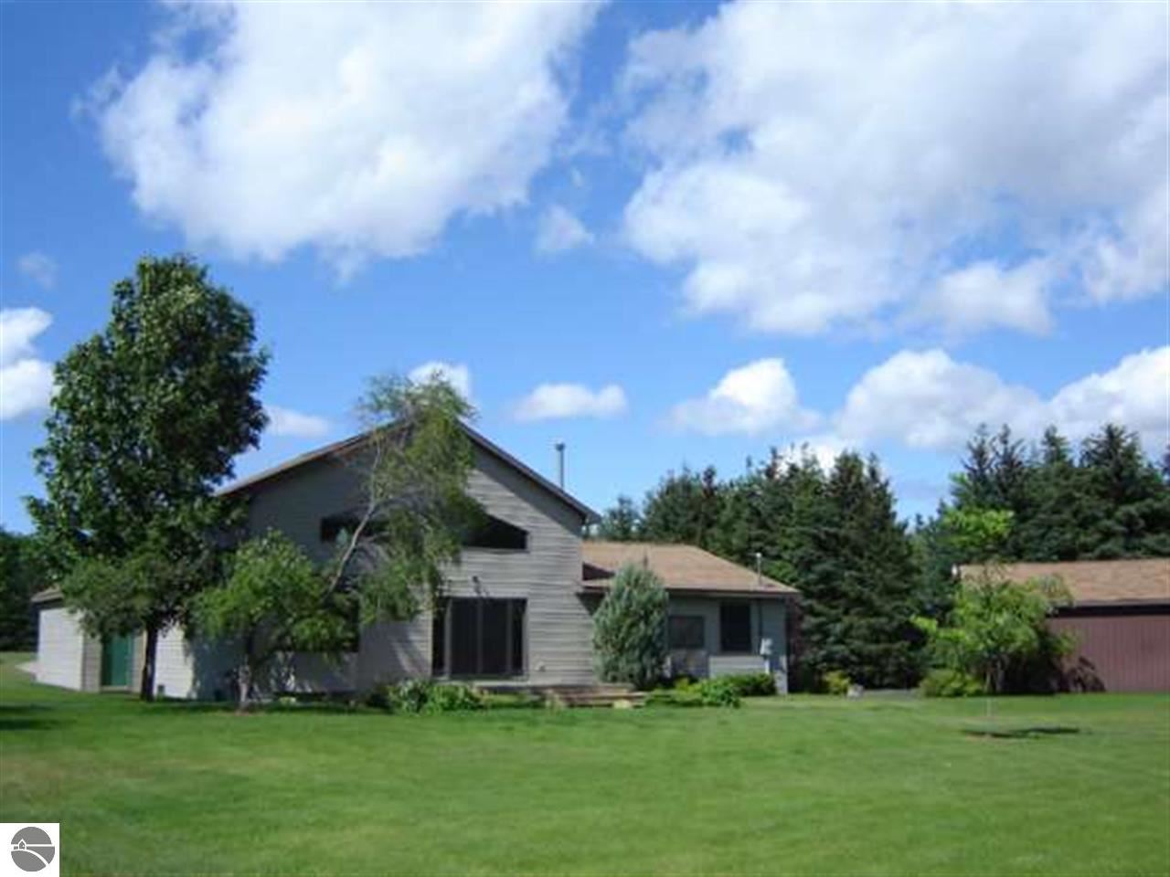 11355 Cedar Run Road Traverse City, MI 49684 - Photo 2 of 39 1781156-1.JPG
