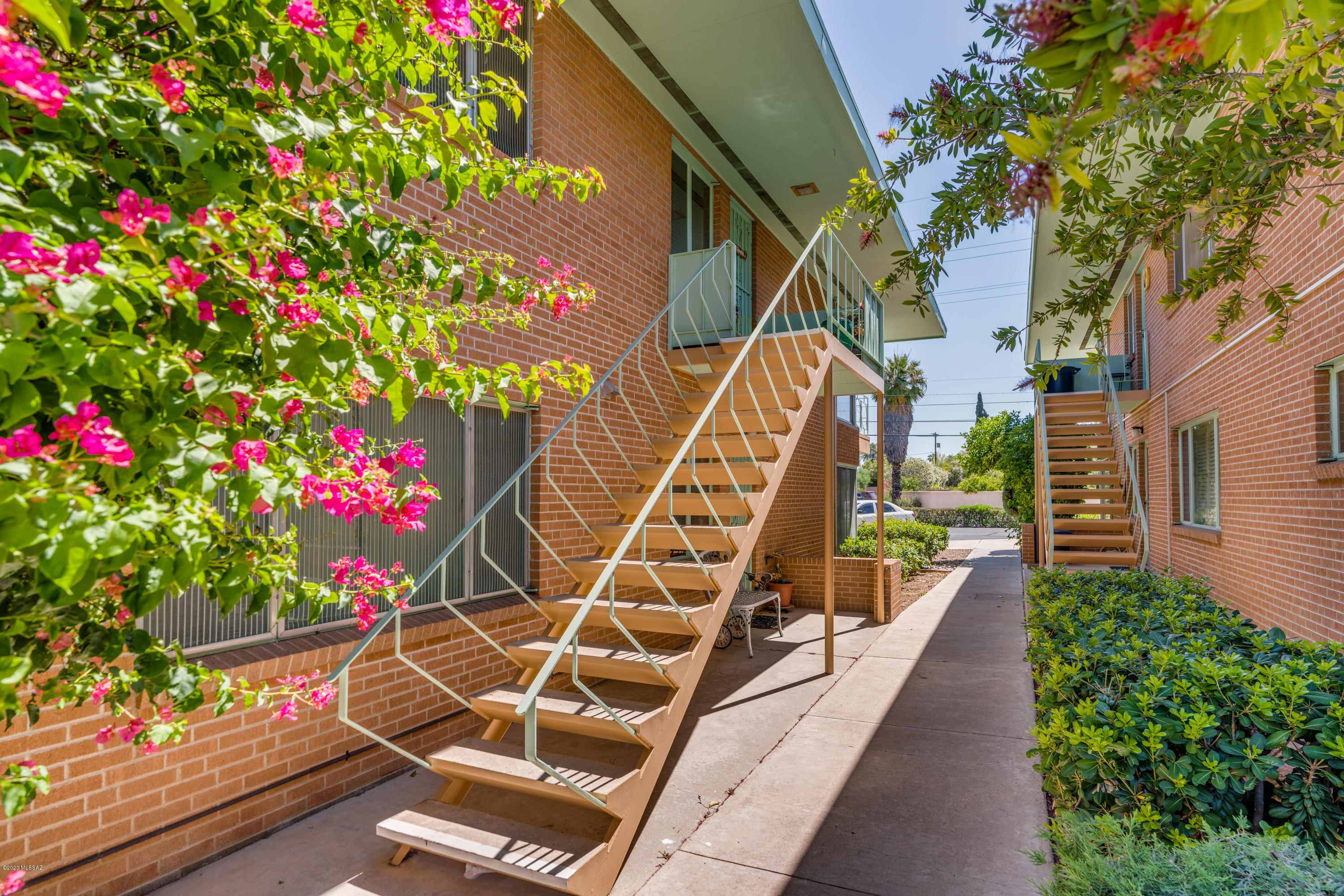 525 North Country Club Road, Unit P63 Tucson, AZ 85716 - Photo 2 of 26