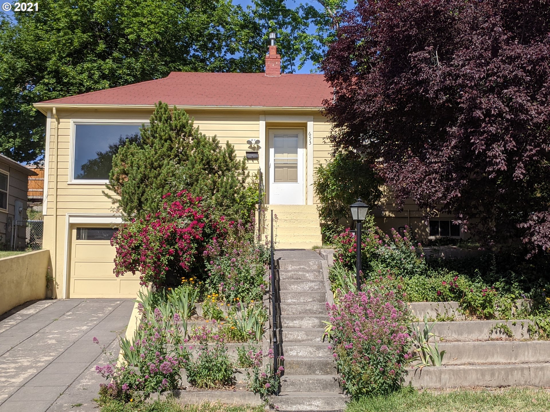 653 Northwest 8th Street Pendleton, OR 97801 - Photo 1 of 32