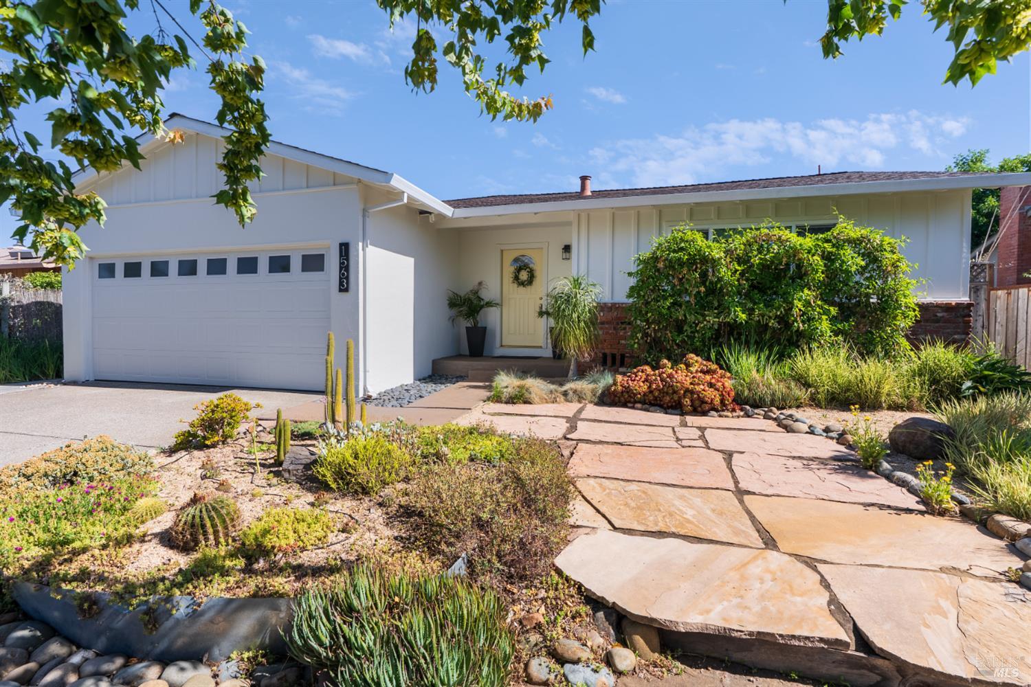1563 Shay Avenue Santa Rosa, CA 95401 - Photo 2 of 39