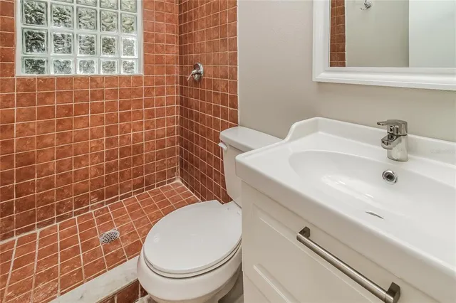 $2,425 | 1335 East 3rd Avenue, Mount Dora, FL 32757