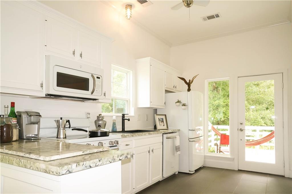 26253 Riverscape Drive Springfield, LA 70462 - Photo 4 of 21