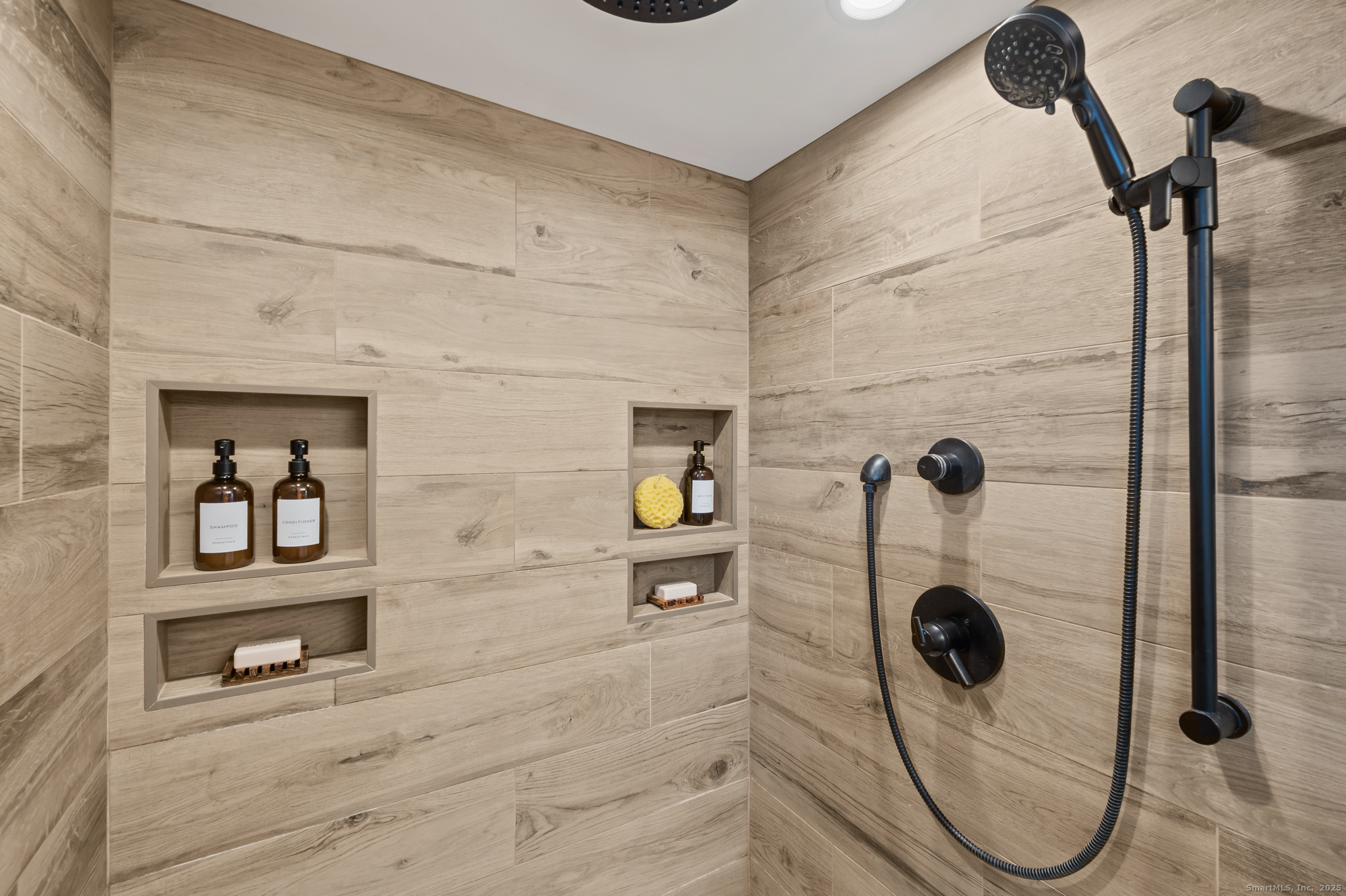 192 Leonard Road Stafford, CT 06076 - Photo 17 of 40 a bathroom with a shower