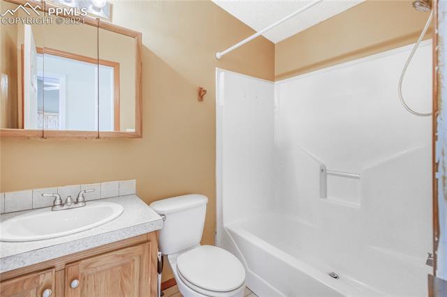 4765 South Johnson Road Rush, CO 80833 - Photo 33 of 36 Full size bathroom