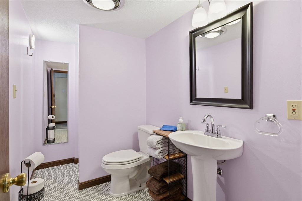 310 West Allen Ridge Road Springfield, MA 01118 - Photo 28 of 40 Gallery Image 28