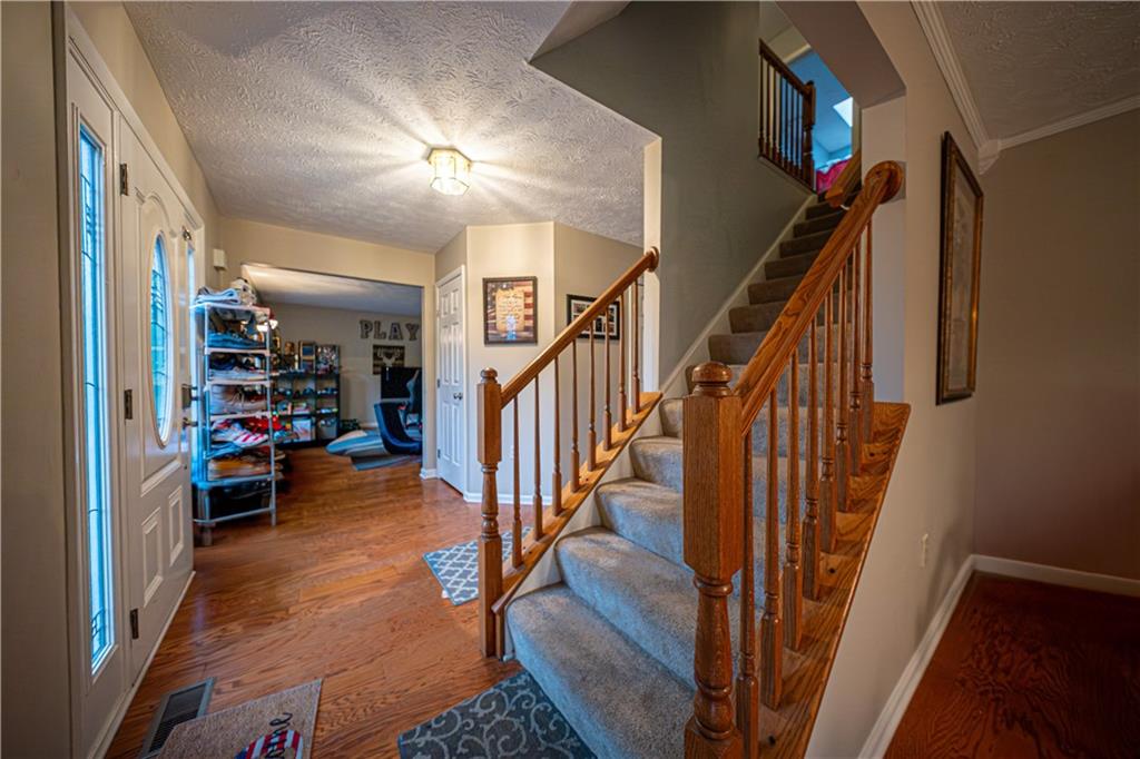 341 Indian Ridge Drive Coraopolis, PA 15108 - Photo 5 of 28 Gallery Image 5