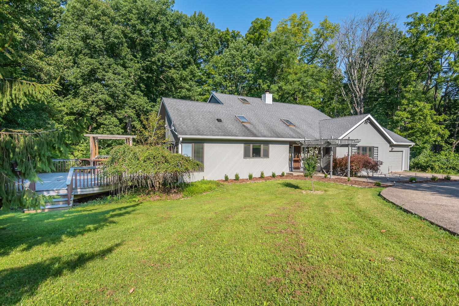 4897 East Inverness Woods Road Bloomington, IN 47401 - Photo 4 of 36 Gallery Image 4