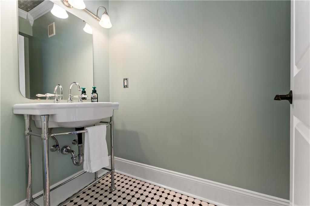 4021 Bakerstown Road Gibsonia, PA 15044 - Photo 19 of 48