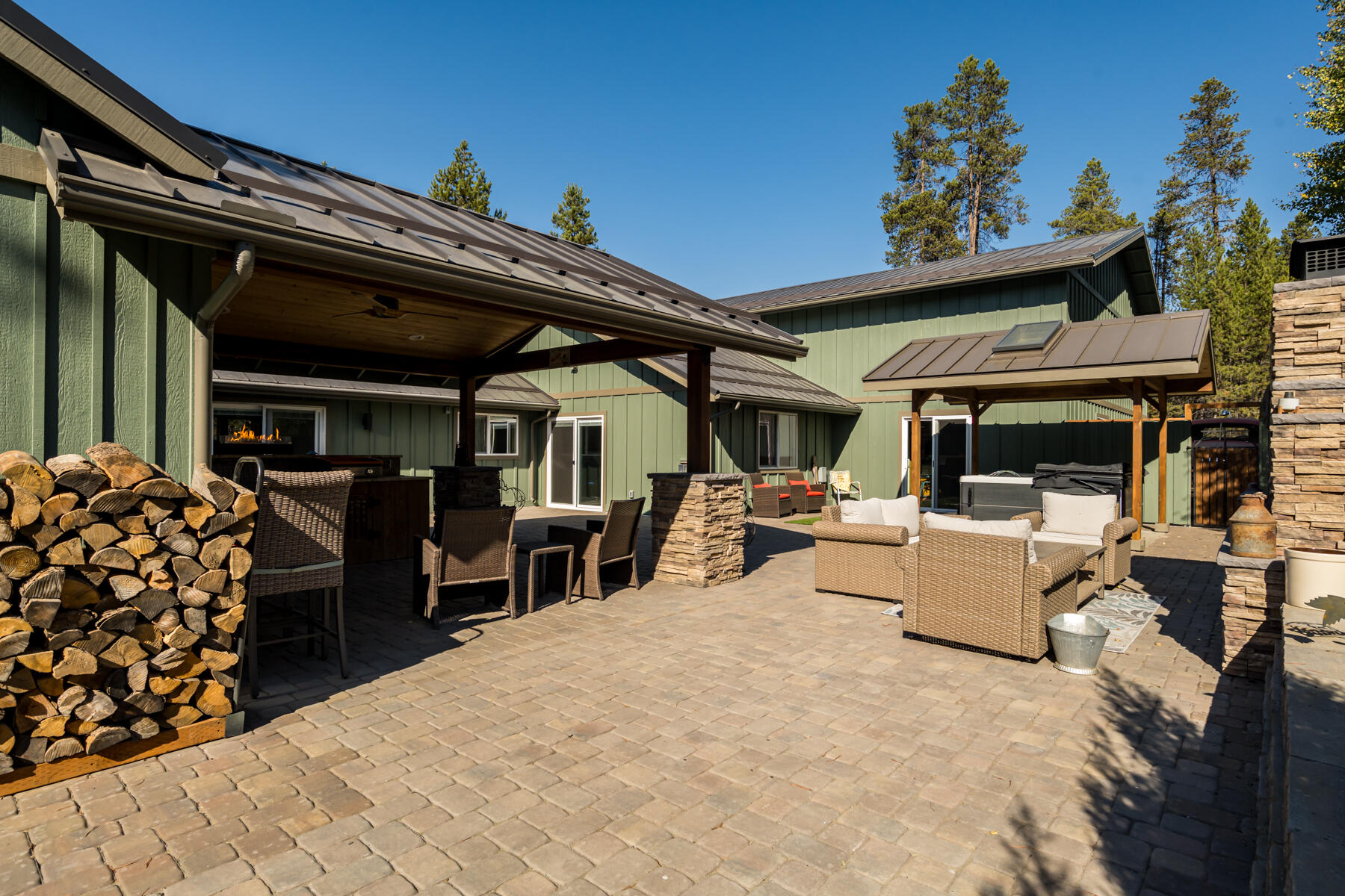 17246 Tholstrup Road Bend, OR 97707 - Photo 33 of 55 Back Patio