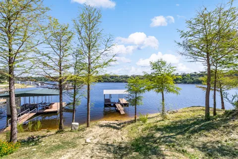 $700,000 | 1015-1017 Lake Shore, Spicewood, TX 78669