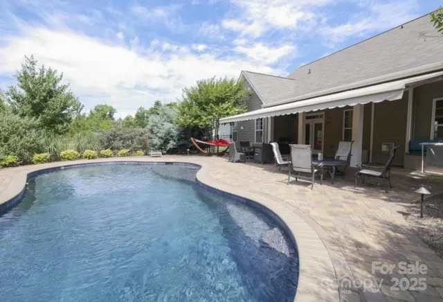 a car parked in front of a building