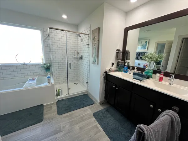 $2,400 | 827 Teal Moon Drive, Rosharon, TX 77583