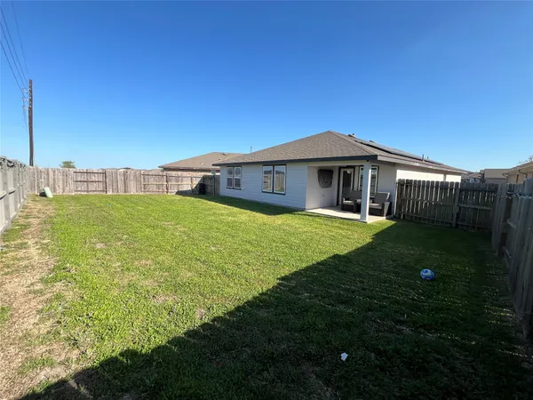 $2,400 | 827 Teal Moon Drive, Rosharon, TX 77583