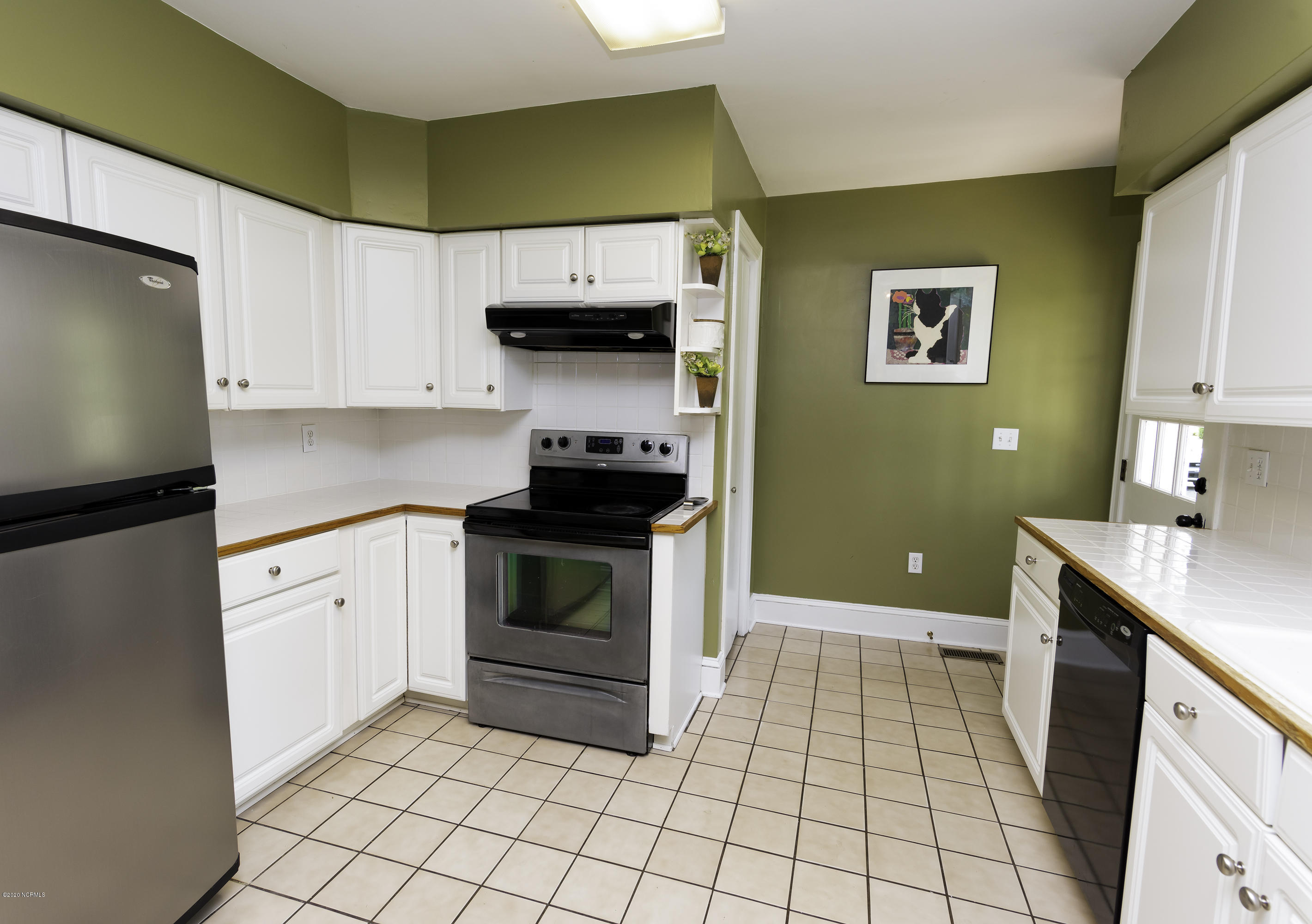 1814 Tryon Road New Bern, NC 28560 - Photo 13 of 35 Kitchen