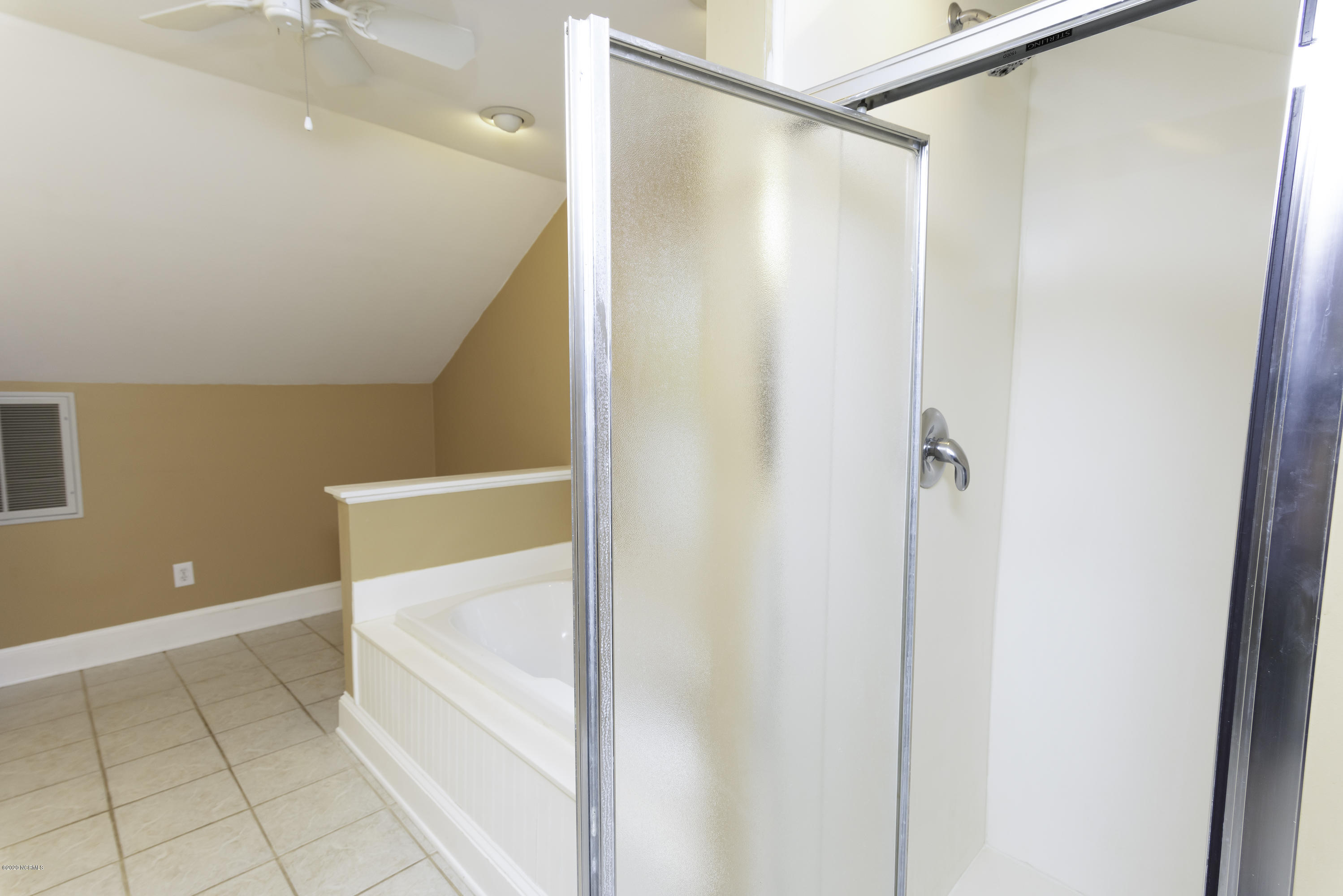 1814 Tryon Road New Bern, NC 28560 - Photo 29 of 35 MasterSuiteBath