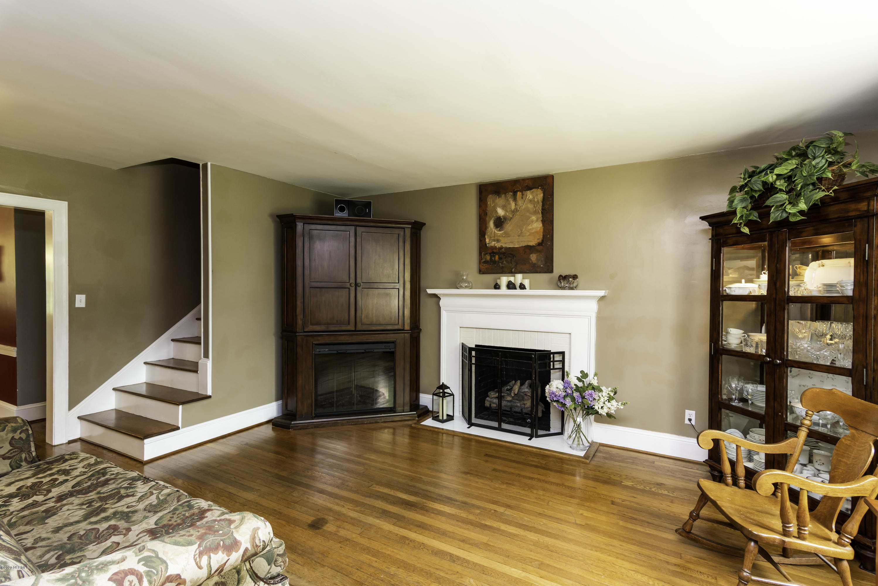 1814 Tryon Road New Bern, NC 28560 - Photo 4 of 35 LivingRoom
