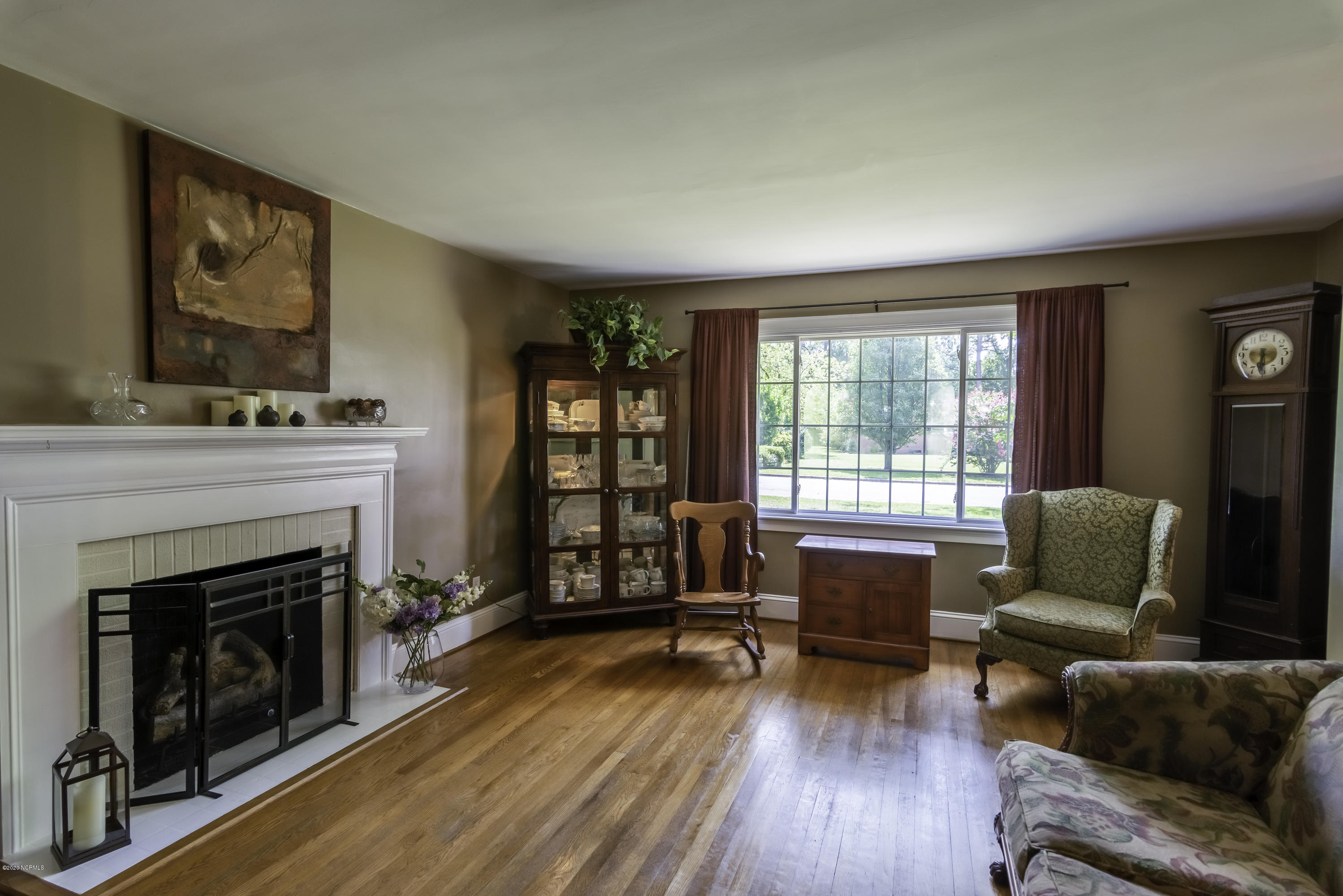 1814 Tryon Road New Bern, NC 28560 - Photo 5 of 35 LivingRoom