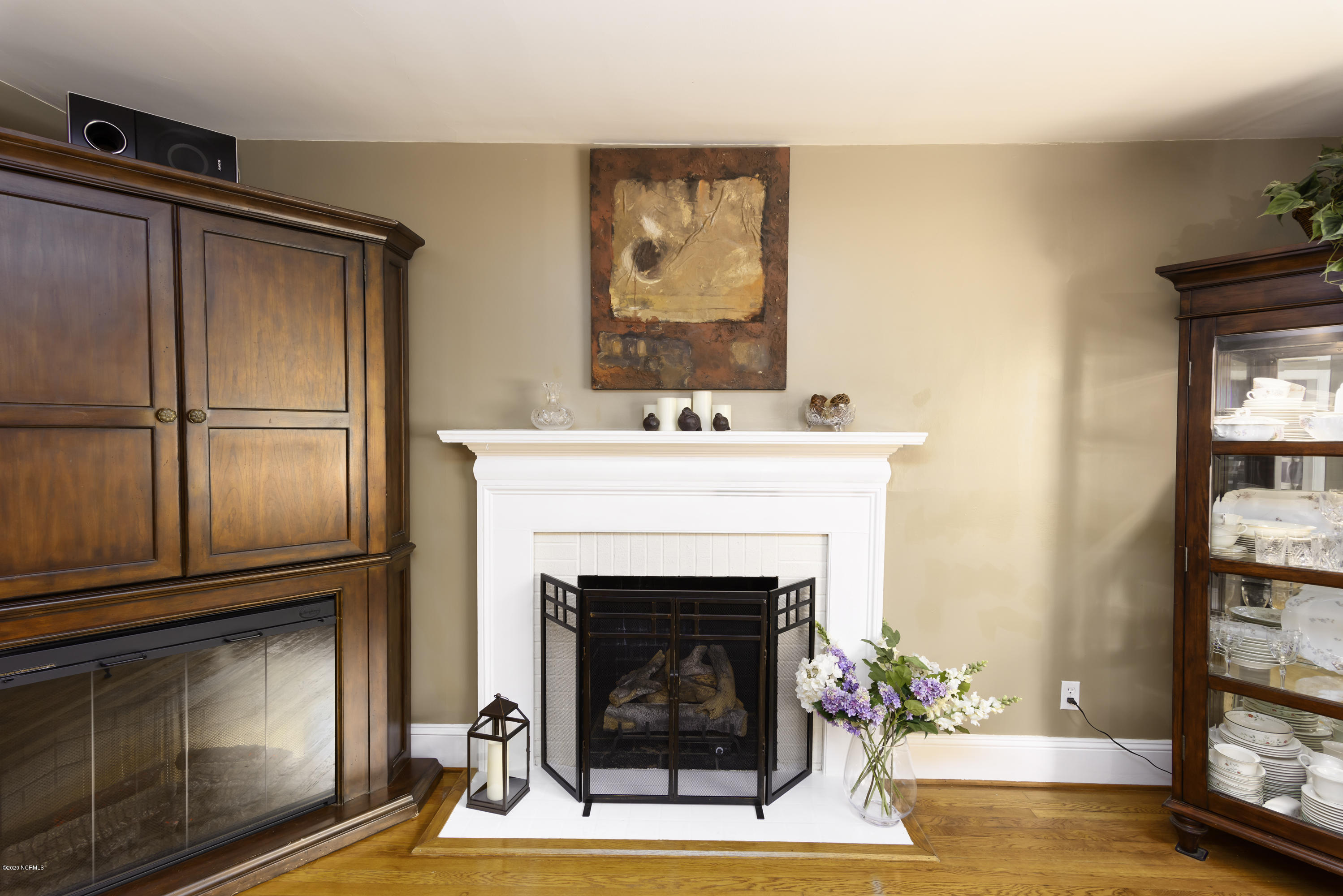 1814 Tryon Road New Bern, NC 28560 - Photo 6 of 35 LivingRoom