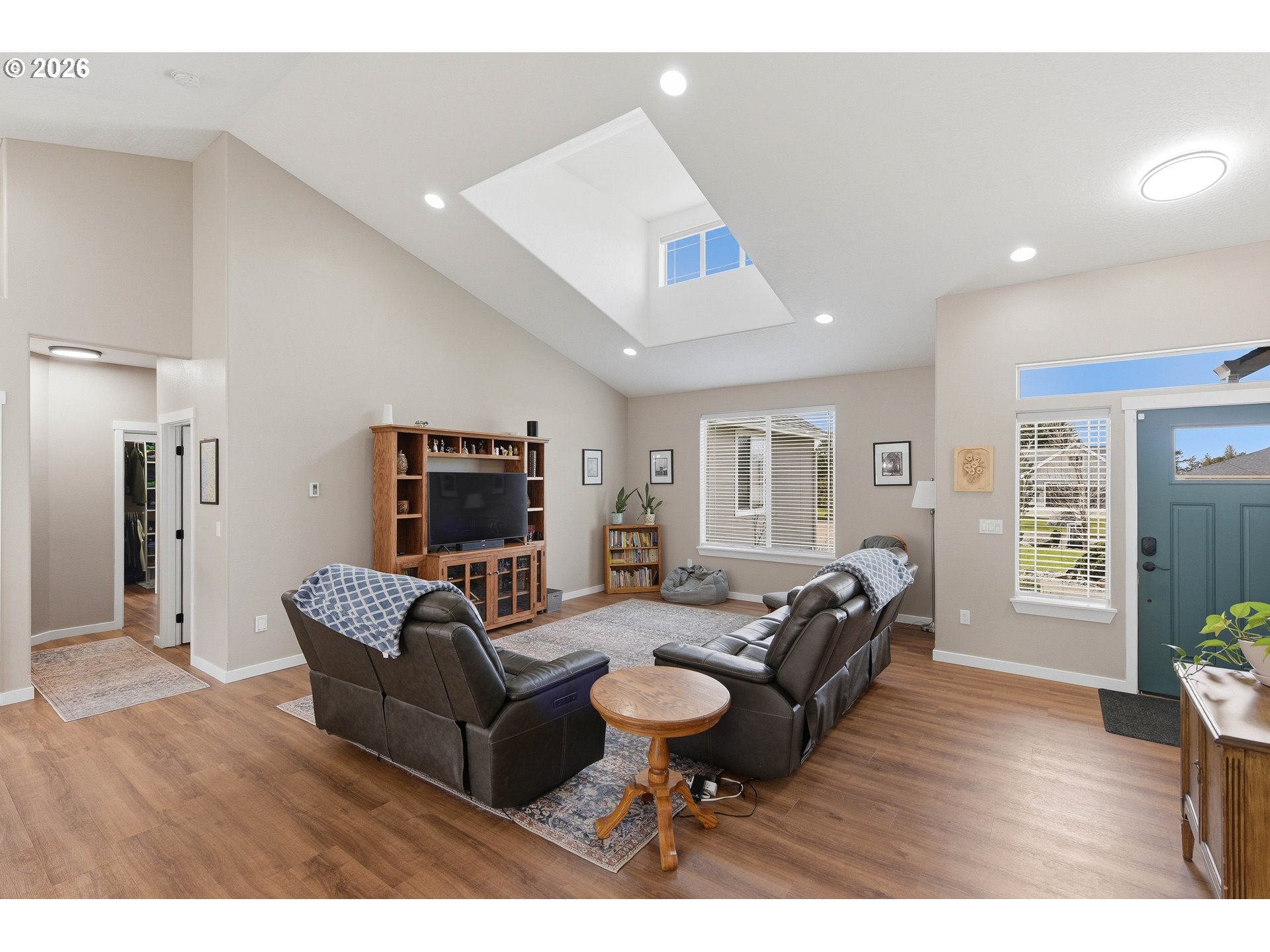 2025 Roosevelt Loop North Bend, OR 97459 - Photo 11 of 48