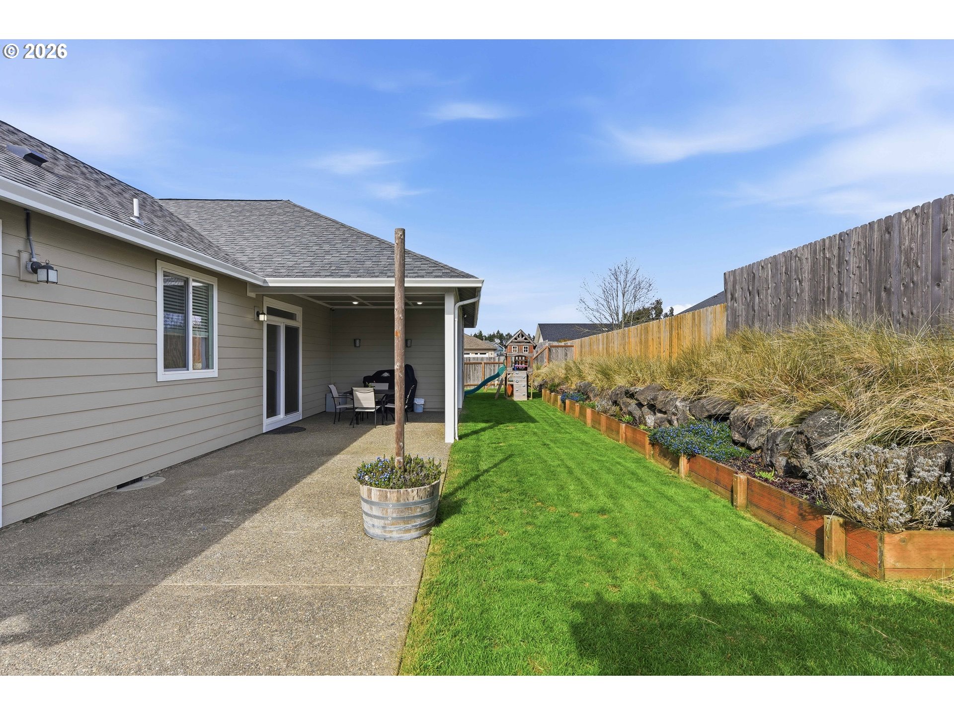 2025 Roosevelt Loop North Bend, OR 97459 - Photo 42 of 48