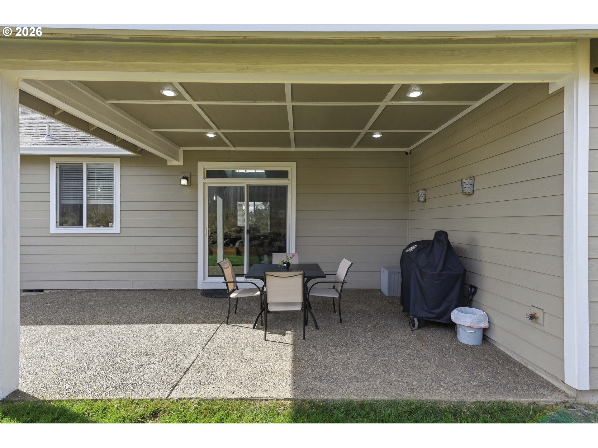 2025 Roosevelt Loop North Bend, OR 97459 - Photo 43 of 48