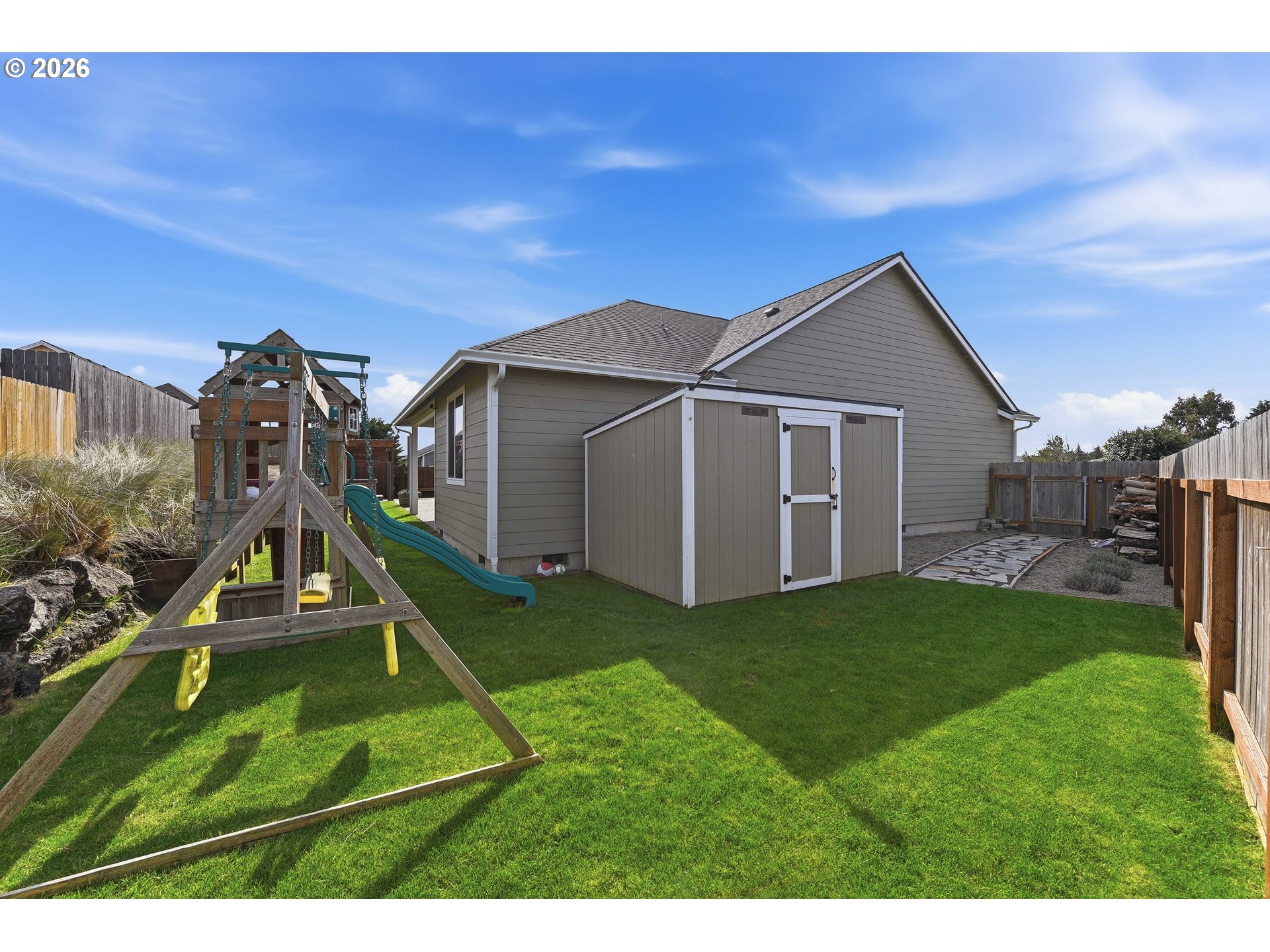 2025 Roosevelt Loop North Bend, OR 97459 - Photo 44 of 48