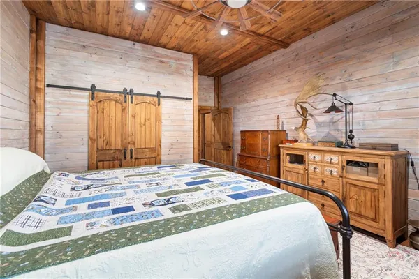 $400,000 | 15812 Cr 151 N/a Carrollton Mo 64633 N/a, Carrollton, MO 64633