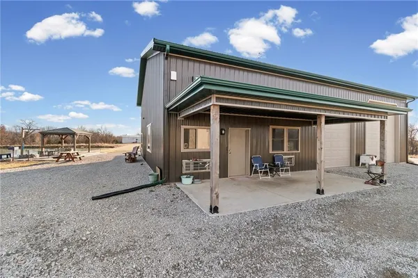 $400,000 | 15812 Cr 151 N/a Carrollton Mo 64633 N/a, Carrollton, MO 64633