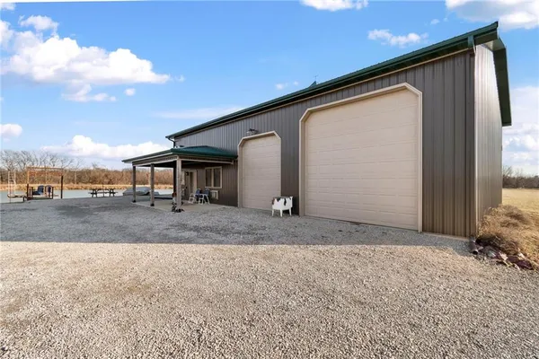 $400,000 | 15812 Cr 151 N/a Carrollton Mo 64633 N/a, Carrollton, MO 64633