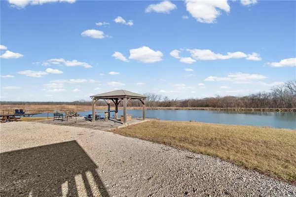 $400,000 | 15812 Cr 151 N/a Carrollton Mo 64633 N/a, Carrollton, MO 64633