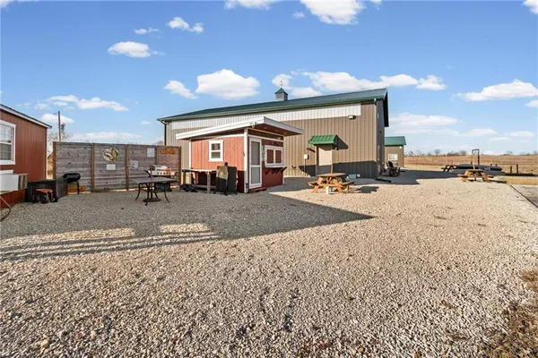 $400,000 | 15812 Cr 151 N/a Carrollton Mo 64633 N/a, Carrollton, MO 64633