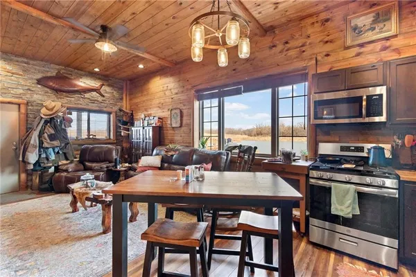 $400,000 | 15812 Cr 151 N/a Carrollton Mo 64633 N/a, Carrollton, MO 64633