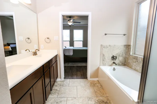 $349,900 | 157 Buckskin Way, Cibolo, TX 78108