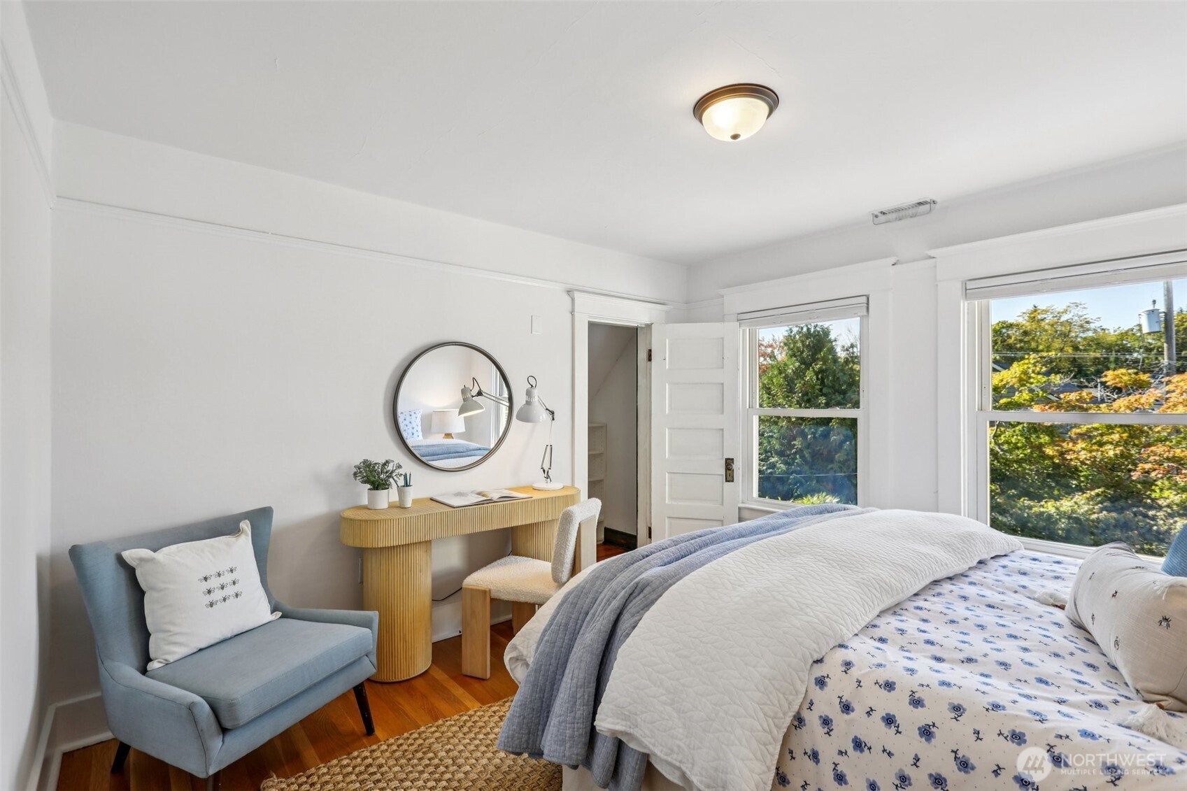 2419 2nd Avenue West Seattle, WA 98119 - Photo 13 of 31