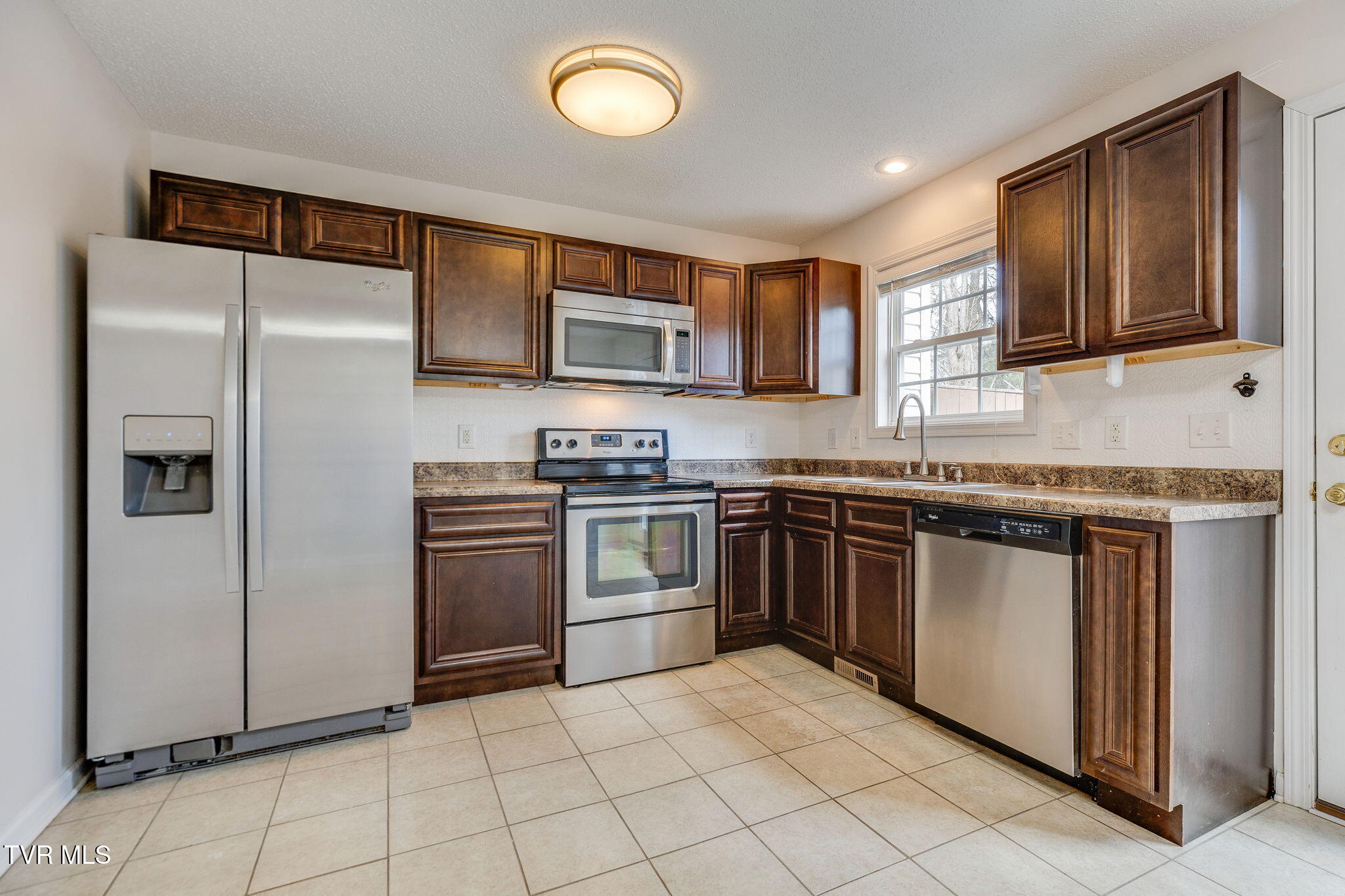 119 Amanda Lane, Unit 6 Bristol, TN 37620 - Photo 11 of 30 011