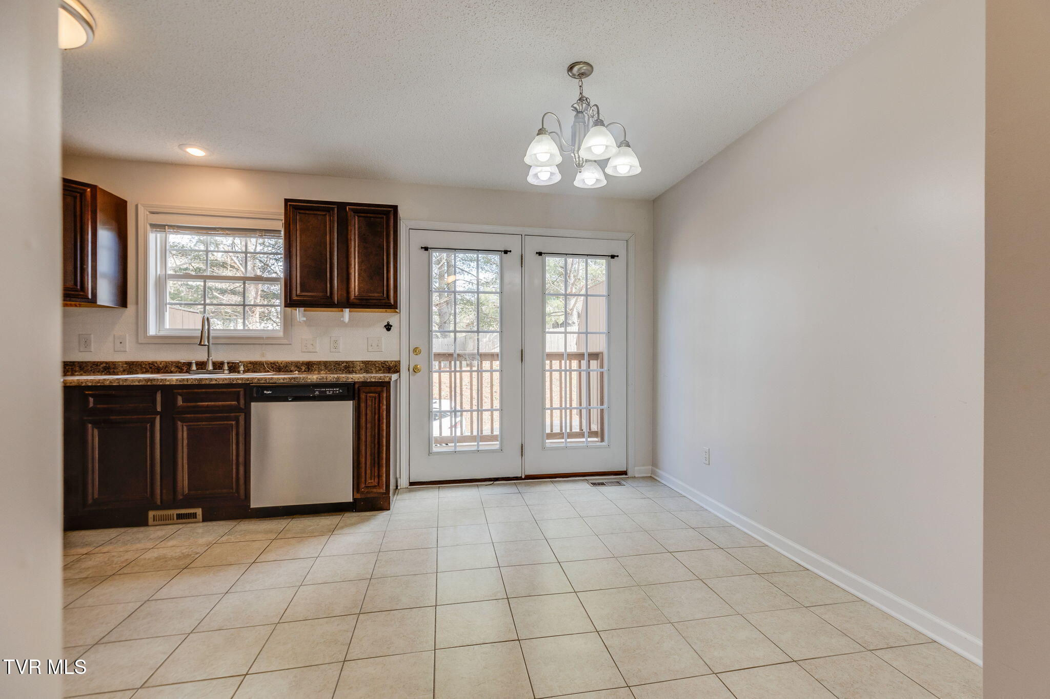 119 Amanda Lane, Unit 6 Bristol, TN 37620 - Photo 9 of 30 009