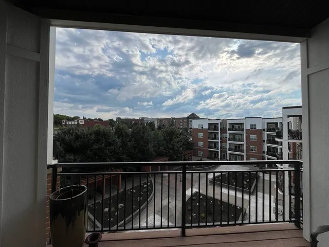 $259,900 | 12501 Nicollet Avenue, Unit 423, Burnsville, MN 55337