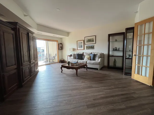 $259,900 | 12501 Nicollet Avenue, Unit 423, Burnsville, MN 55337