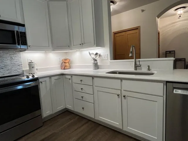 $259,900 | 12501 Nicollet Avenue, Unit 423, Burnsville, MN 55337