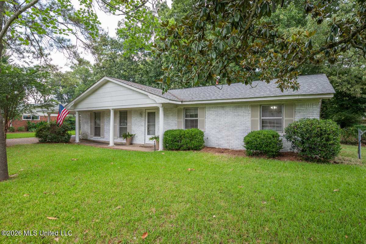 702 Cypress Road Starkville, MS 39759 - Photo 2 of 17 DSC_0079 (1)