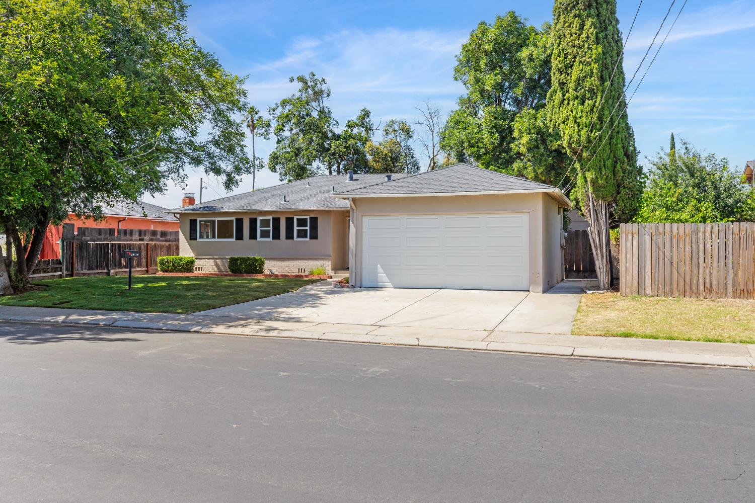 1709 Barbara Way Modesto, CA 95350 - Photo 2 of 45
