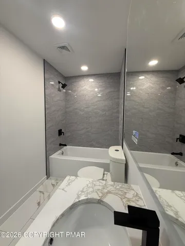 $2,000 | 104 Condor Drive, Unit 1, Tamiment, PA 18371