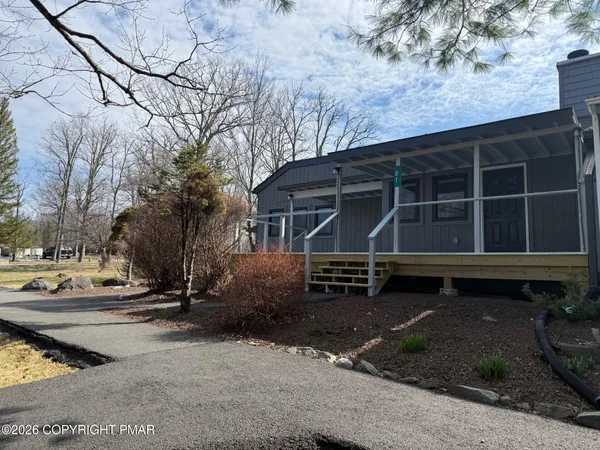 $1,800 | 104 Condor Drive, Unit 1, Tamiment, PA 18371