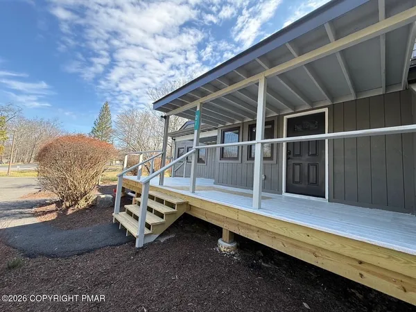 $1,800 | 104 Condor Drive, Unit 1, Tamiment, PA 18371