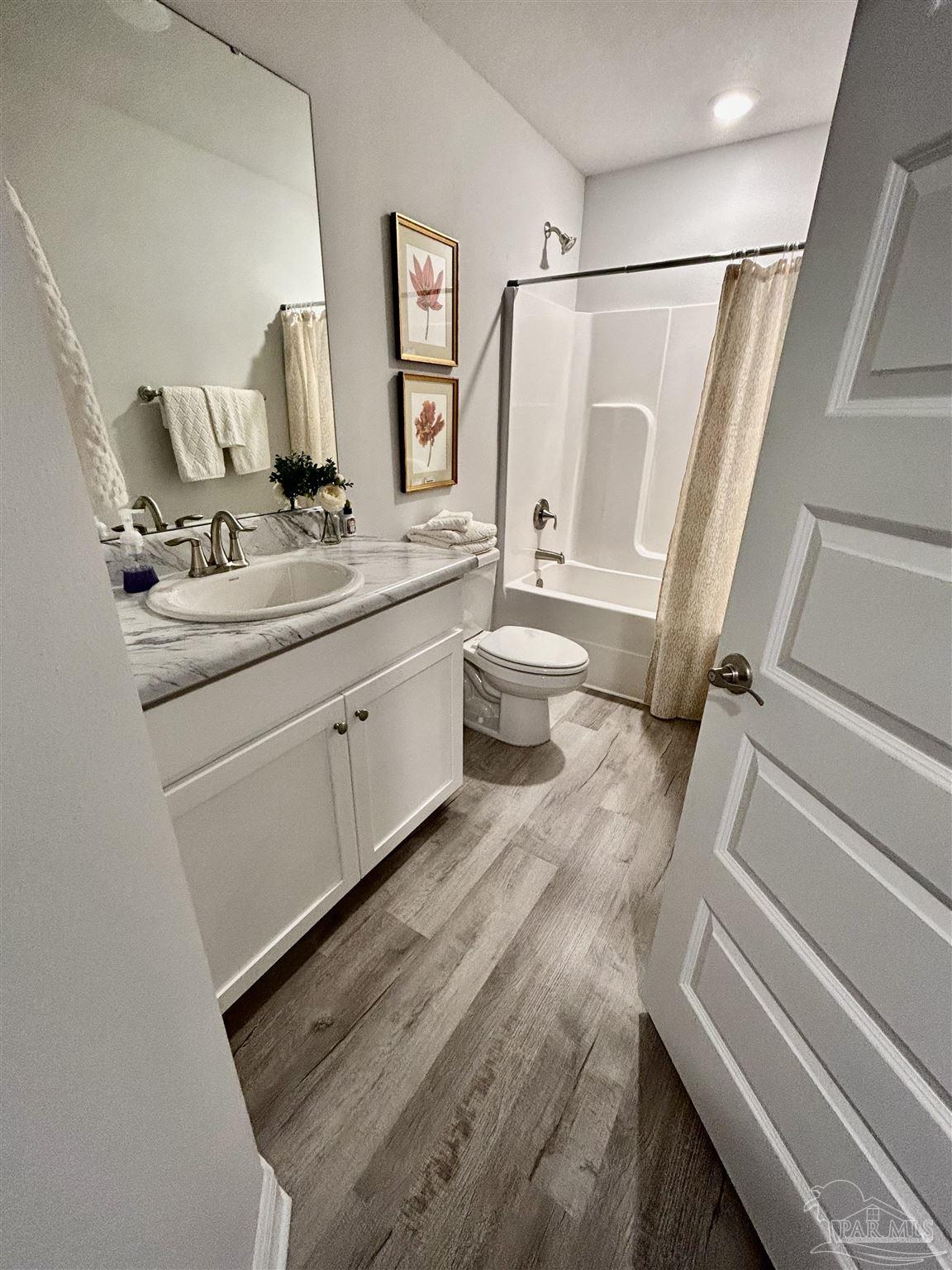 5768 Muldoon Road, Unit 1B Pensacola, FL 32526 - Photo 5 of 13 Gallery Image 5