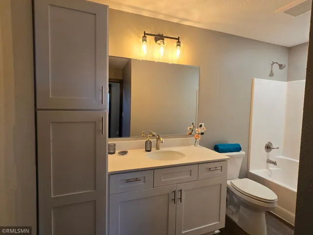 $299,900 | 2024 Essler Drive, St. Peter, MN 56082